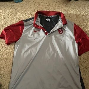 Medium Oklahoma University Nike polo
